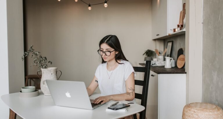 College Adivce: What You Should Know About Student Loans